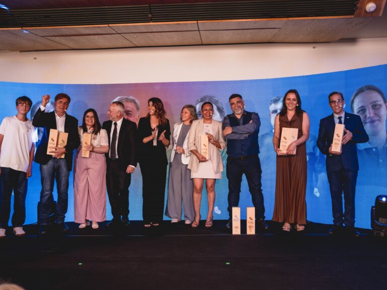 Convocatoria Abierta: Premio «Docentes que Inspiran» Reconoce a Educadores de Todo el País
