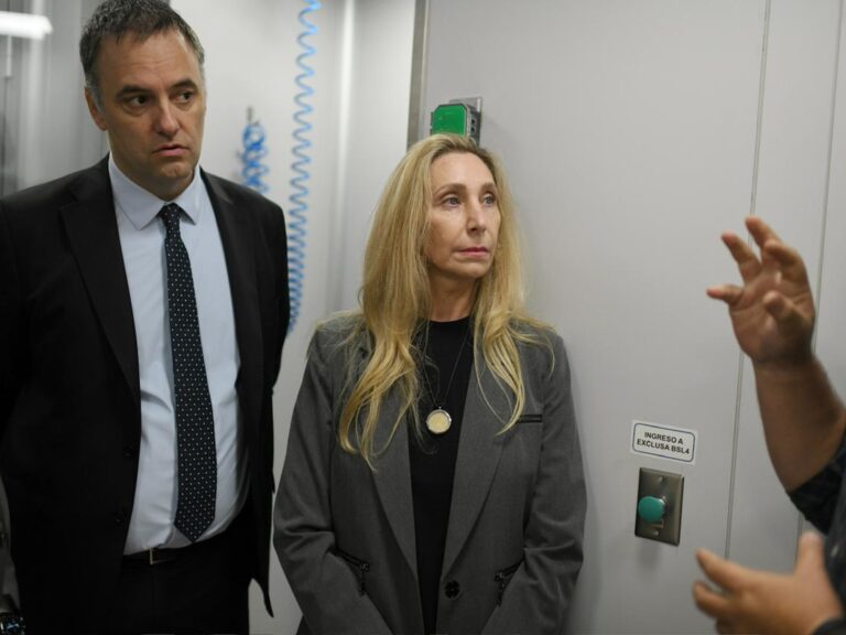 Karina Milei y Adorni: Foto en un Malbrán bajo estricta seguridad