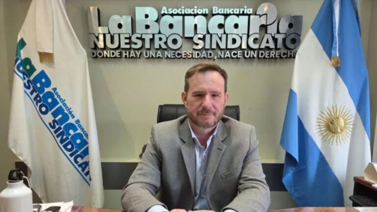 Bancarios recibirán un sueldo inicial récord tras aumento salarial
