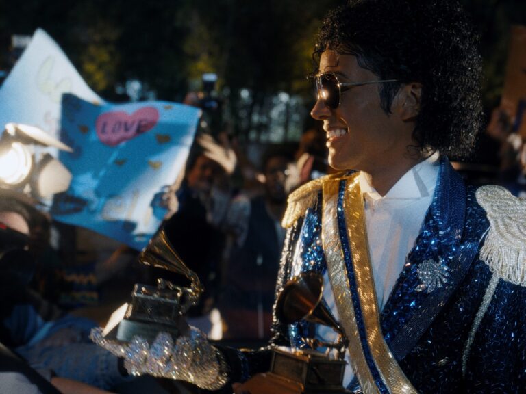 Michael: La versión pasteurizada con el sobrino de Jackson como actor, ¡pero el verdadero cantante sigue siendo él!