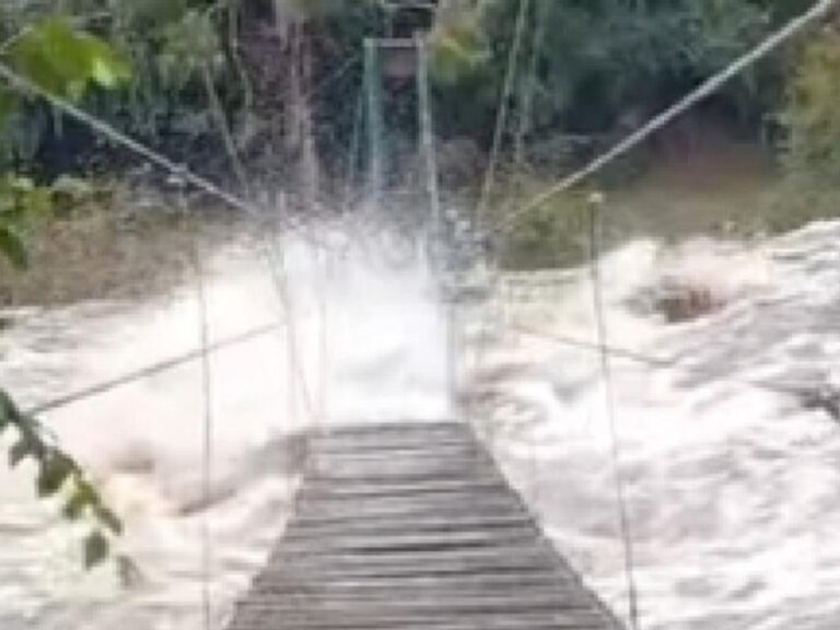 Tormentas en Córdoba: Corte de luz y puente destruido por crecida de río