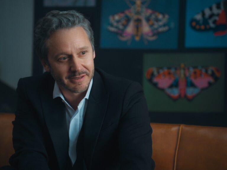 El Resto Bien: La nueva serie de Vicuña y Hendler que explora la crisis masculina a los 50, llega este jueves a Flow