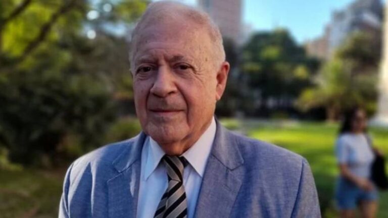 Pizzi: «Sin vacuna contra el sarampión, no se puede viajar al Mundial»
