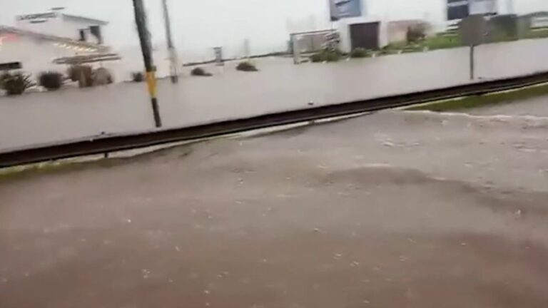 Mar del Plata sufre inundaciones tras potente diluvio de solo 7 minutos