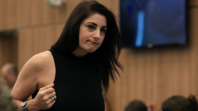 Juliana Santillán se reúne con el embajador de un país que ya no existe