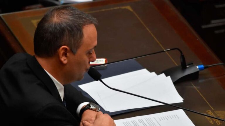 Adorni y la Oportunidad de un Diálogo Constructivo en un Congreso Polarizado