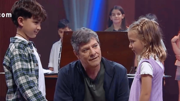 Vídeo Viral: Pergolini Captura a Niños Usando Antiguos Dispositivos
