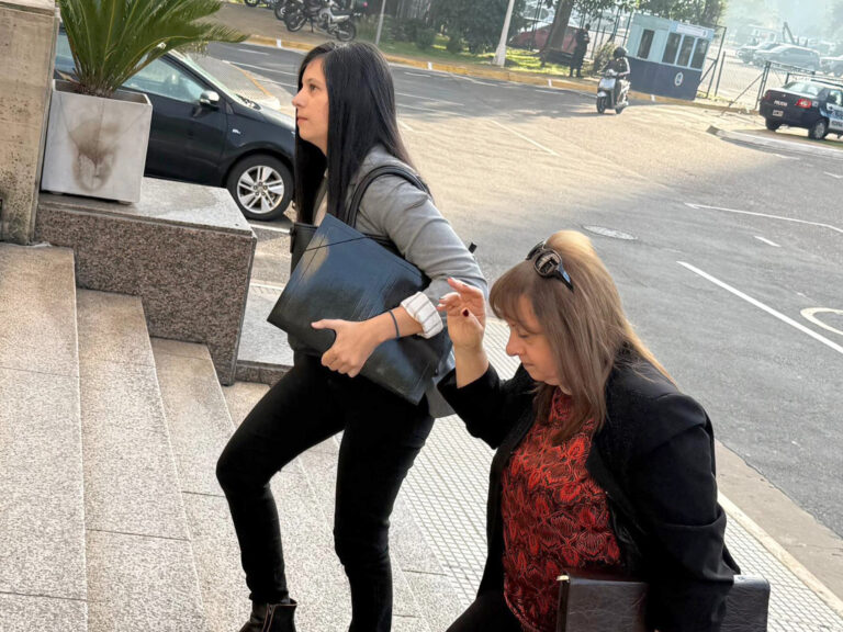 Prestamistas de Manuel Adorni comparecen en Comodoro Py por préstamo de U$S 100,000