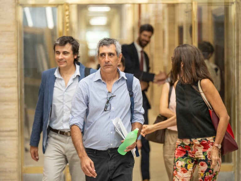 Continúa el embargo de bienes a los padres de Roberto Baratta por investigación de enriquecimiento ilícito