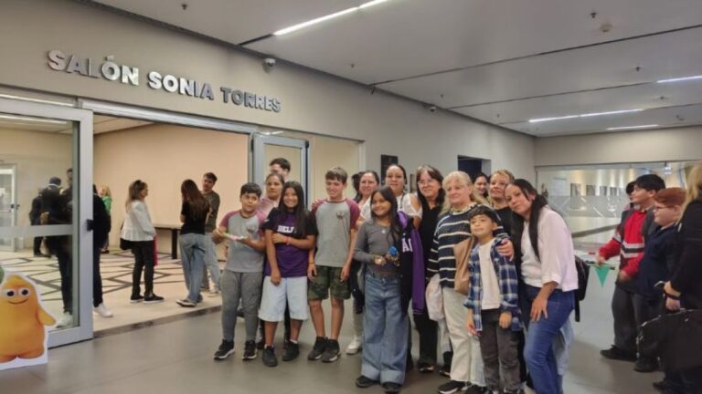 Crianza y pantallas: la nueva preocupación de las familias en Córdoba