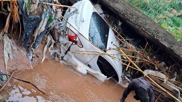 Hallan sin vida a pareja desaparecida en Tafí Viejo; su auto fue arrastrado por la tormenta