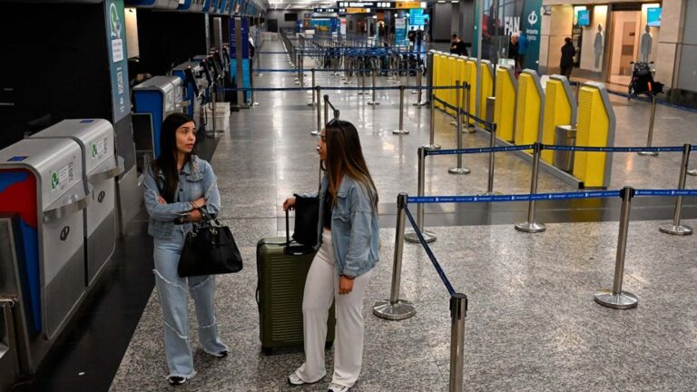 Paro de ATE y ANAC: Alertan sobre posibles demoras y cancelaciones de vuelos el 21 de abril