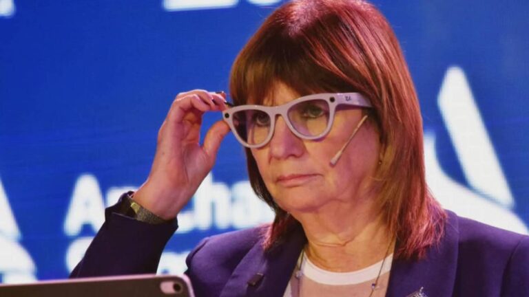 Patricia Bullrich elude comentar sobre la situación de Manuel Adorni