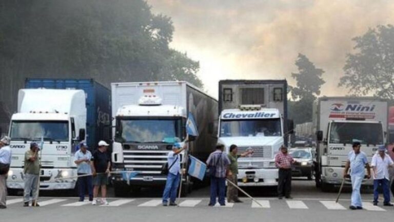 Protestas de camioneros en Córdoba se expanden a más provincias