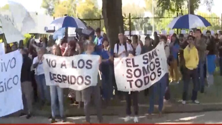 El SMN termina el paro y lanza protestas.