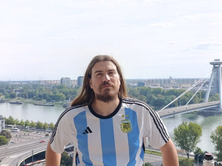 Argentinos en el extranjero: Realidades inesperadas