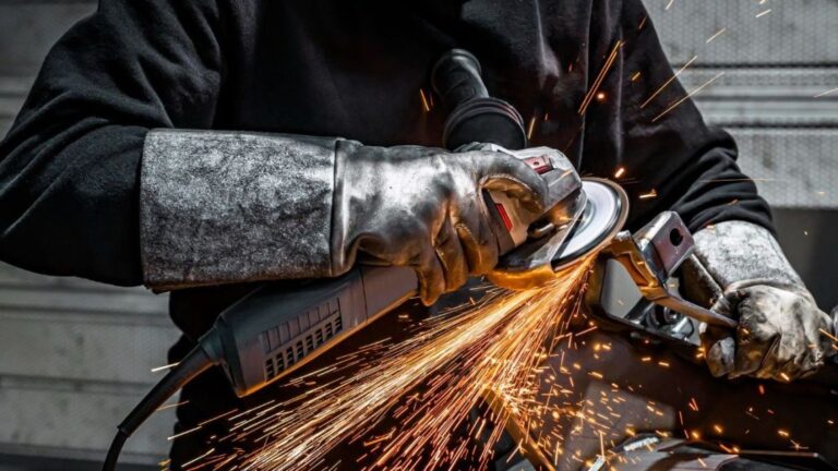 Día del Trabajador: Orígenes del 1 de Mayo y la Lucha por Derechos Laborales