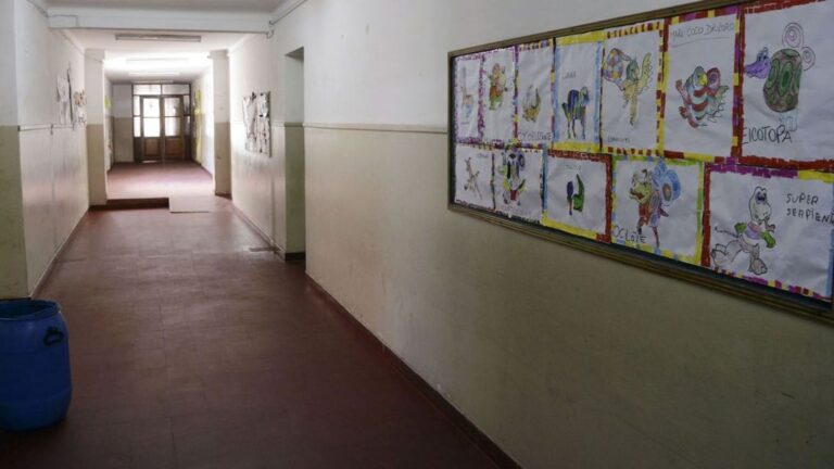Córdoba sancionará a quienes realicen amenazas falsas en escuelas: así será el nuevo sistema de cobro.