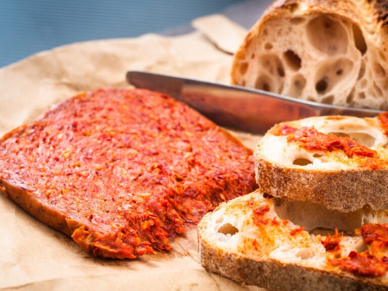 El embutido italiano que realza pizzas, pastas, burrata y buñuelos