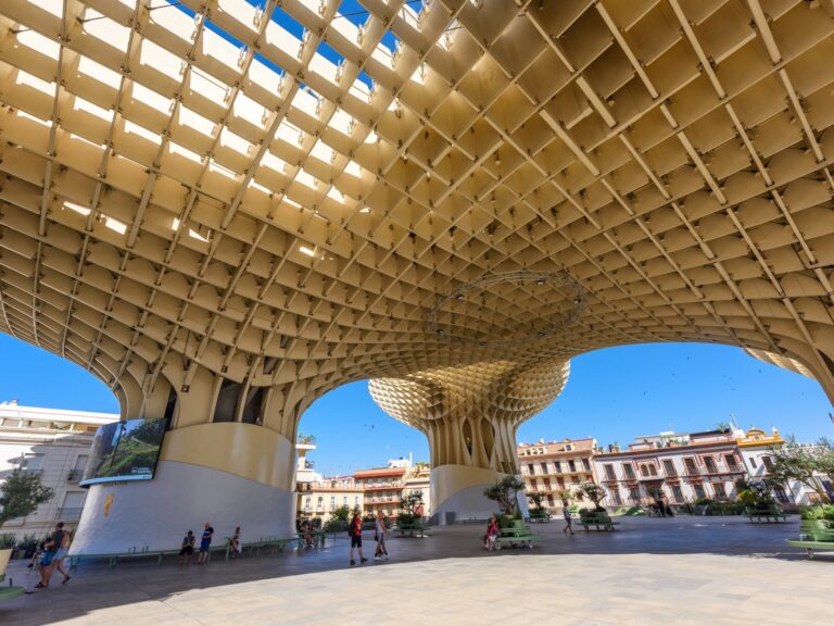 Setas de Sevilla: El Fascinante Monumento de Madera que Flota sobre Ruinas Romanas