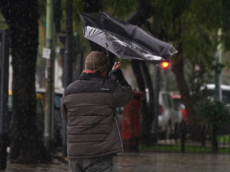 ¡Frío al AMBA! Temperaturas de hasta 7 grados y alerta por vientos en Buenos Aires y nueve provincias