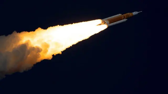 La misión lunar tripulada Artemis II despega desde el Centro Espacial Kennedy