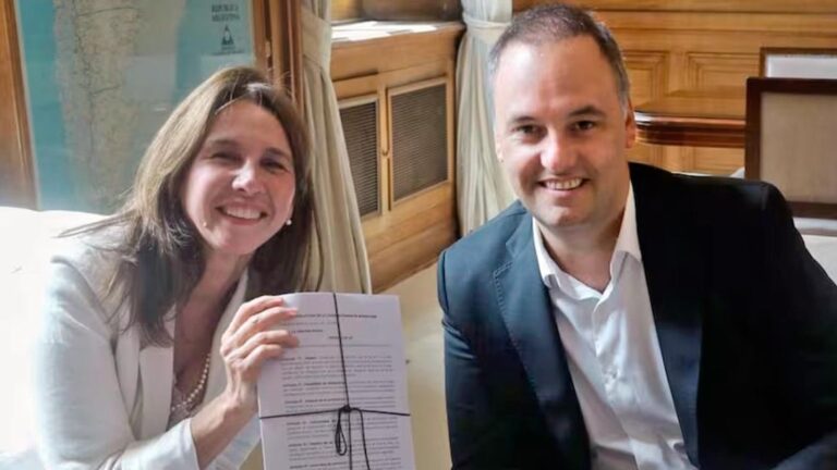LLA impulsa un debate histórico: ¿es hora de podar las comunas?