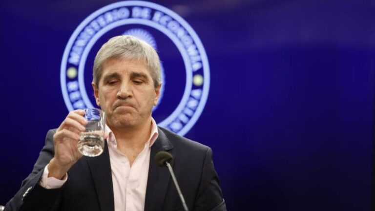 Inflación anula beneficio cambiario y despierta alertas sobre el dólar