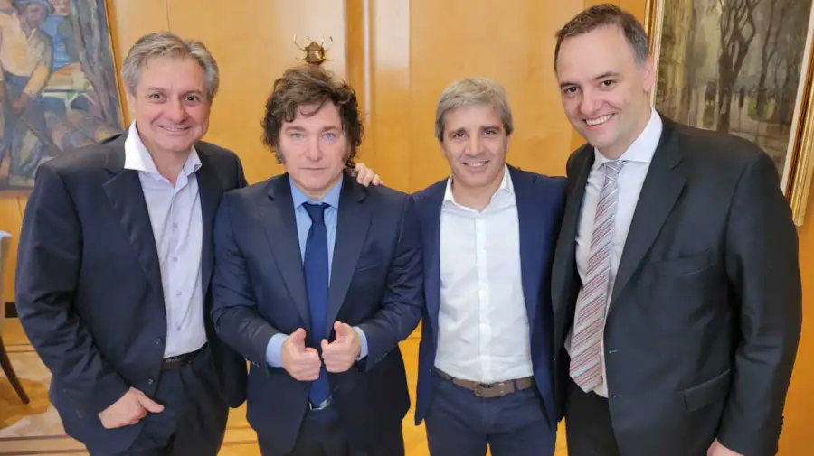 Javier Milei, Manuel Adorni y Luis Caputo 20241008