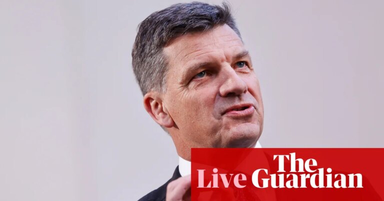 Australia: Taylor Anuncia Plan para Negar 17 Beneficios a No Ciudadanos, Incluido Permiso Parental