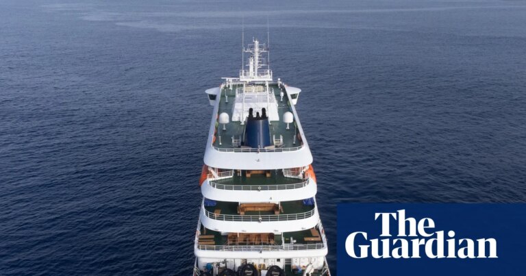 Urgente evacuación de tripulante británico enfermo en crucero afectado por hantavirus hacia España