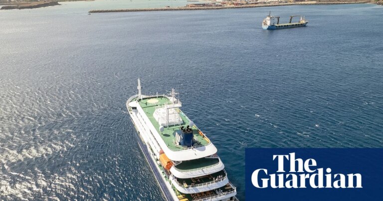 Tripulante británico requiere atención médica urgente ante posible brote de hantavirus en crucero