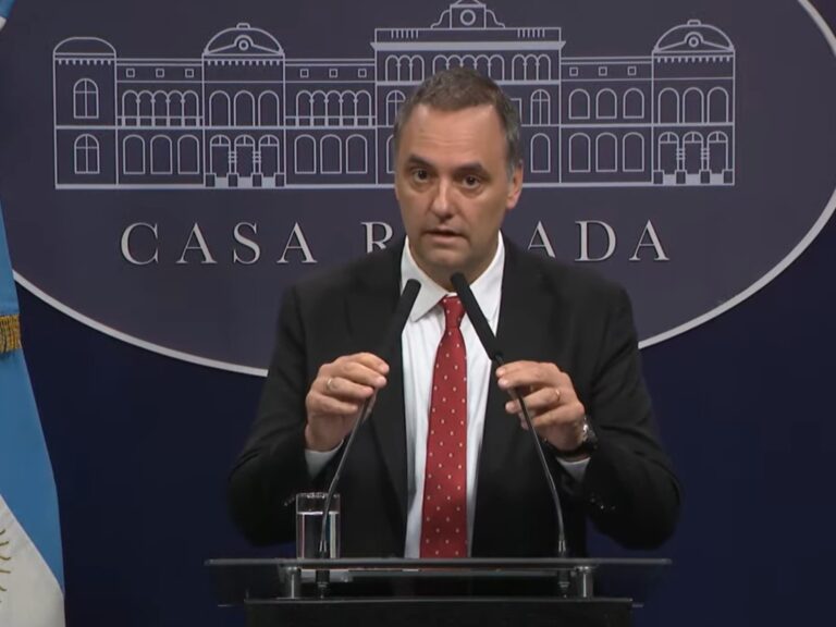 El Gobierno reabre el lunes la Sala de Prensa de la Casa Rosada con conferencia de Manuel Adorni