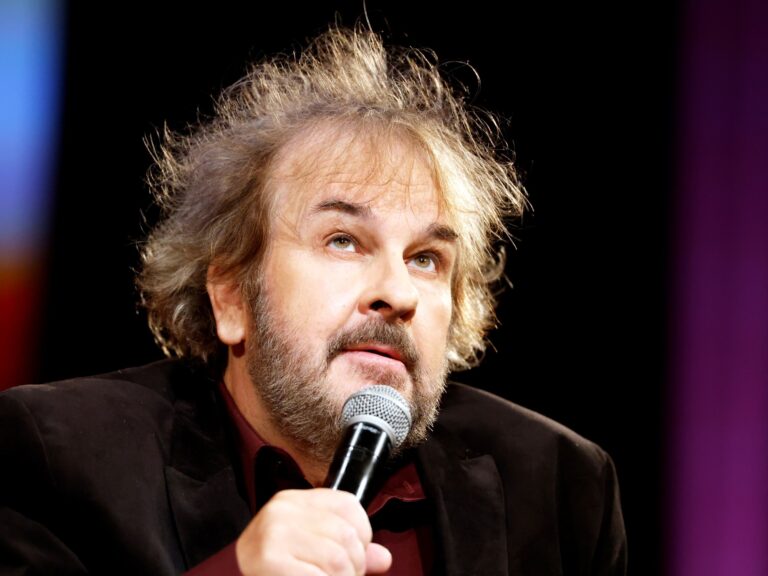 Peter Jackson se aleja de El Señor de los Anillos: Trabaja en un guion de Tintín en Cannes y acepta la IA
