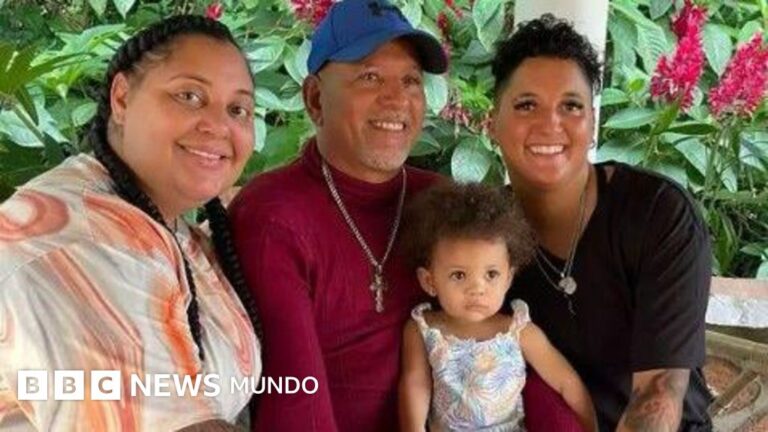 ¡Sorpresa en el bar! Hermanas dominicanas descubren su lazo familiar tras trabajar juntas