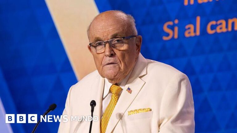 Rudy Giuliani, exalcalde de Nueva York y aliado de Trump, hospitalizado en «estado crítico pero estable»