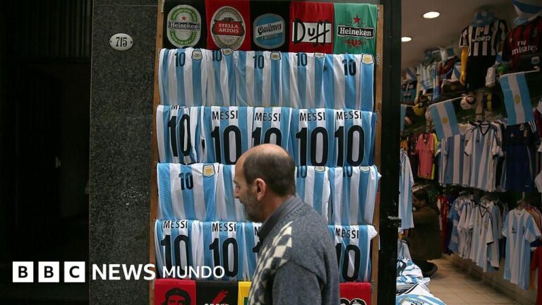 ¿Por qué la ropa es tan cara en Argentina? El gobierno sugiere comprar en el extranjero