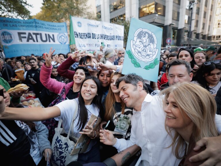 El peronismo y la oposición: un segundo plano en la marcha