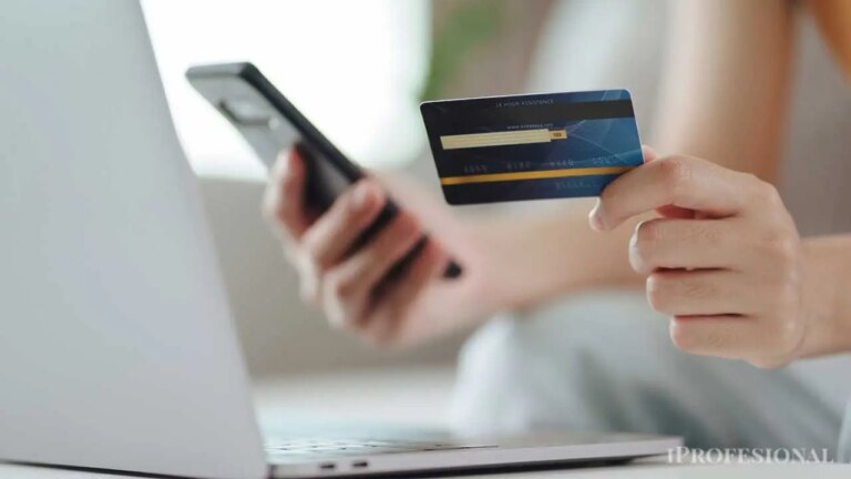 Aumento de reclamos y morosidad en fintech y bancos preocupa a usuarios