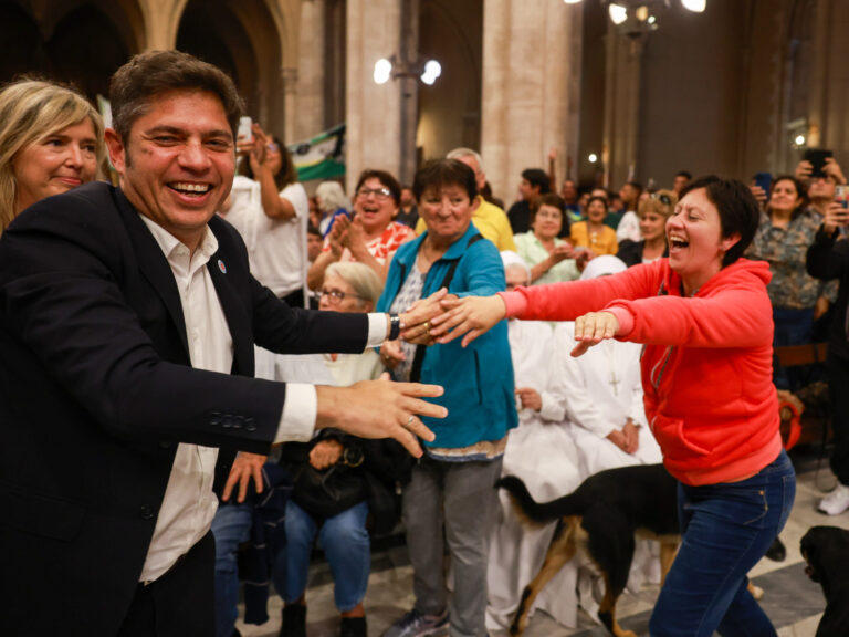 Kicillof se aferra a Córdoba: Nuevas estrategias y tensión con Llaryora