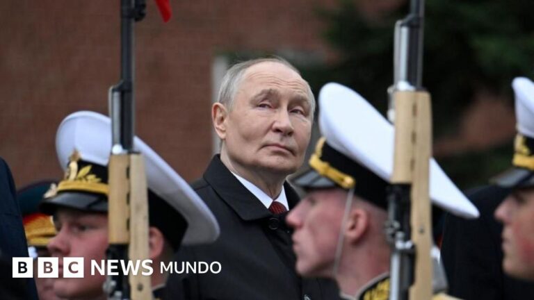 Putin Defiende la Guerra en Ucrania en Desfile del Día de la Victoria