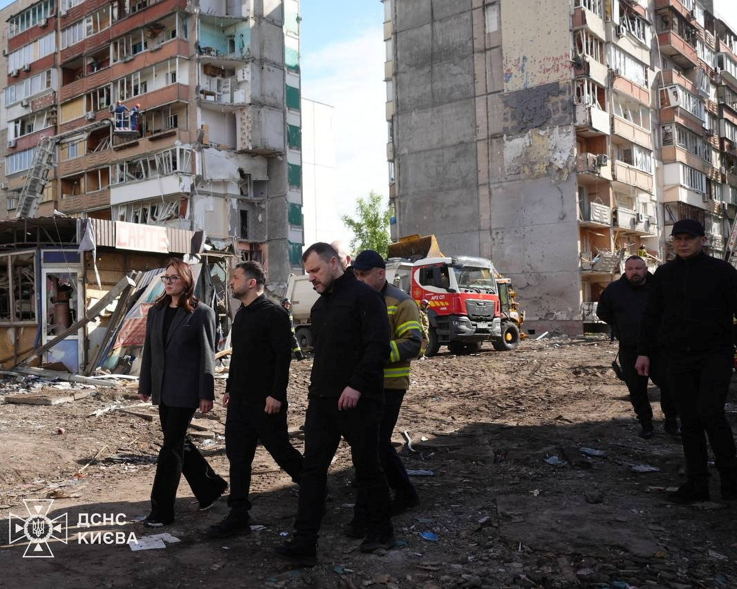 Daños en un edificio de apartamentos en Kyiv