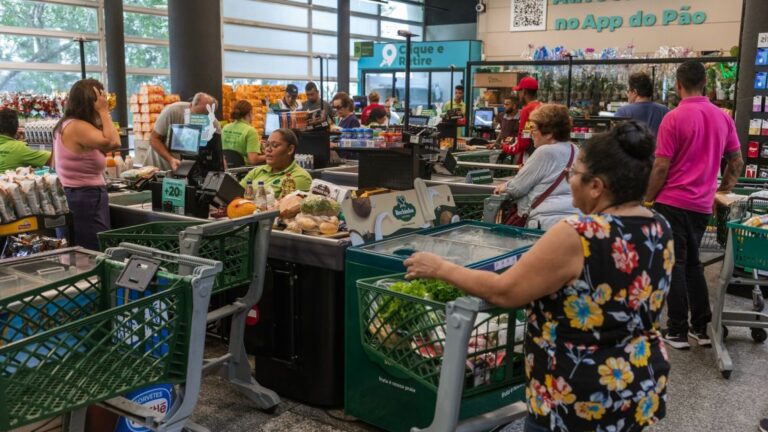 Crisis de Deuda en Brasil: 8 Millones de Empresas en Mora