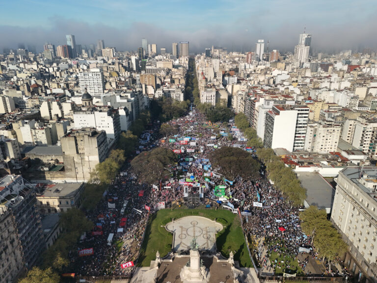 Cuarta Marcha Universitaria: Rechazo a la Gestión Milei y Fuerte Apoyo Opositor