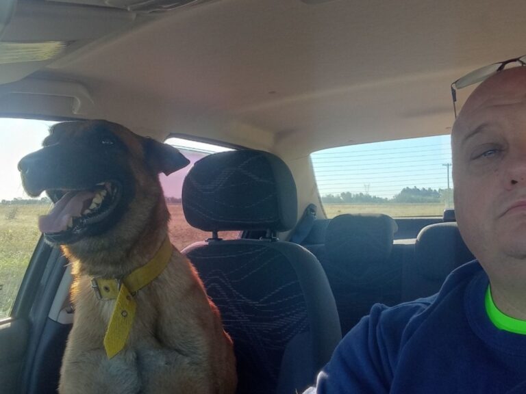 Emotivo reencuentro: un hombre y su perro perdido vuelven a estar juntos