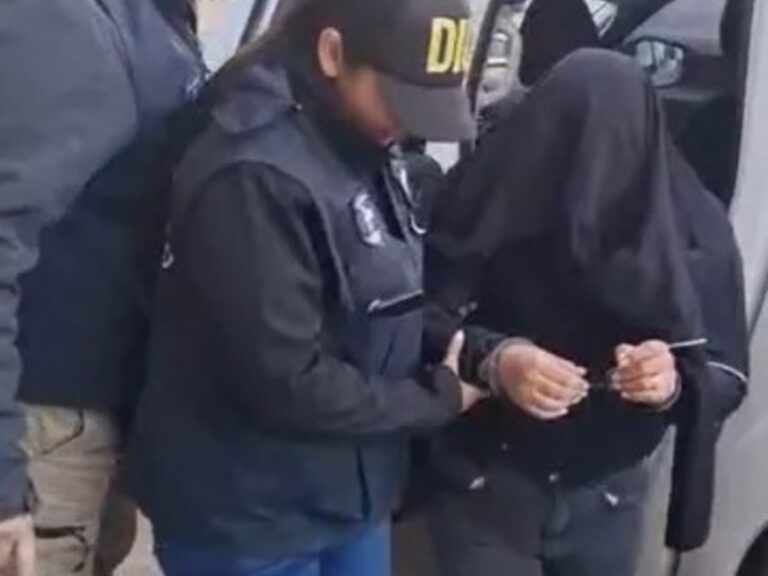 Capturan a falsa médica en Chaco: imputada por homicidio y usurpación de título tras atender a 1.232 pacientes