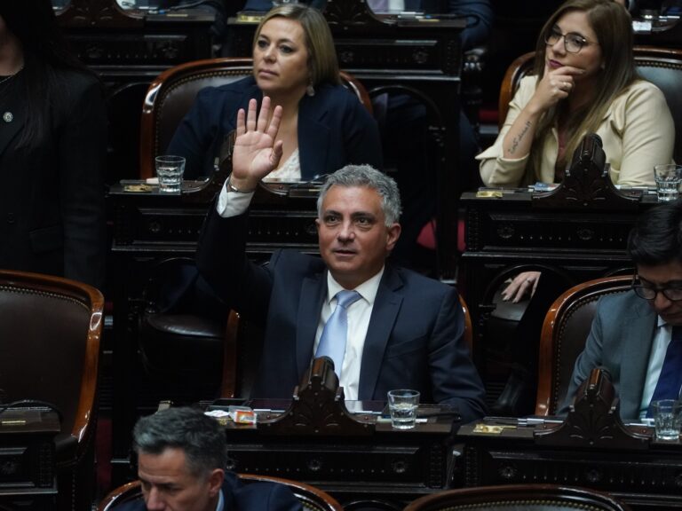 Karina Milei impulsa a Sebastián Pareja en Inteligencia mientras crecen tensiones con aliados