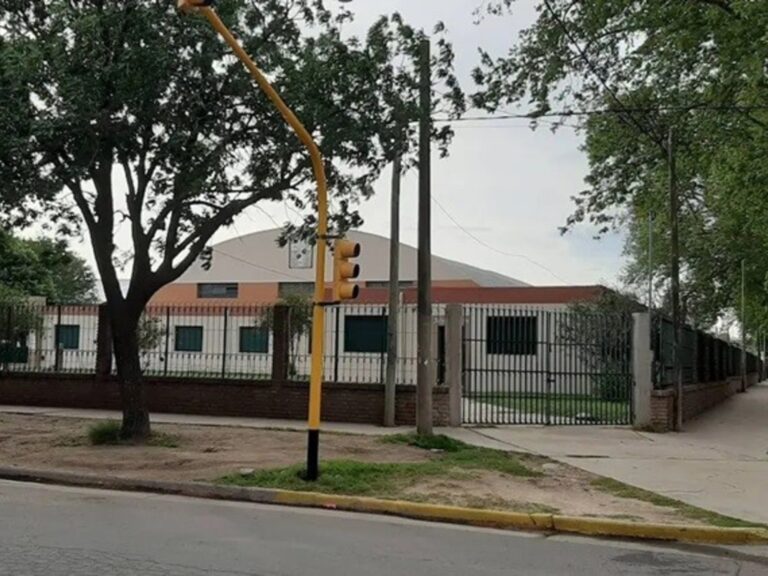 Tragedia en Río Cuarto: Alumna de 14 años fallece tras ACV en clase