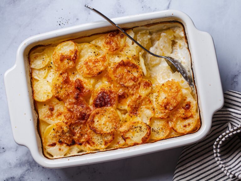 3 Deliciosas Recetas de Papas al Horno: Con Salsa Blanca, Queso, Panceta y Chimichurri