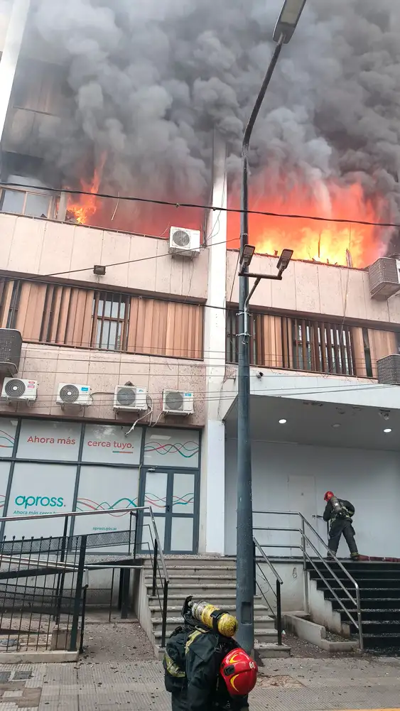 Incendio en la sede central de Apross